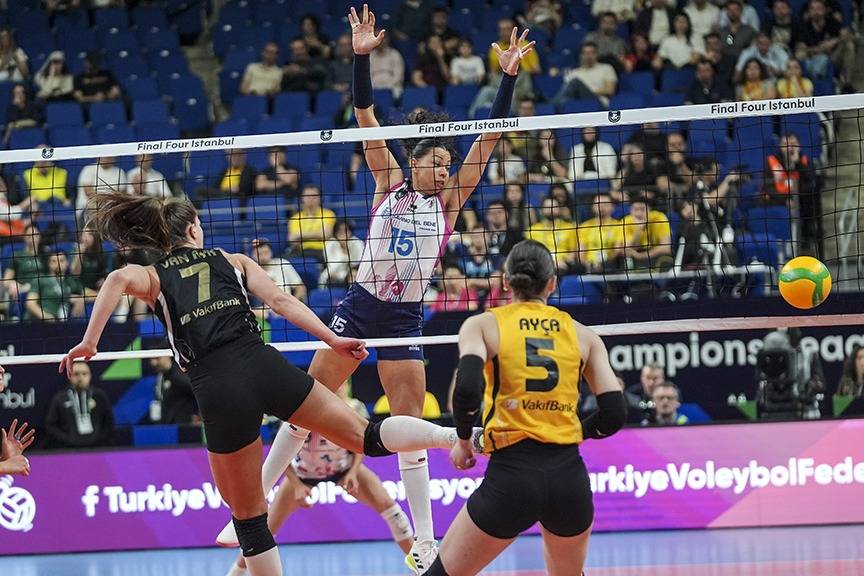 İşte VakıfBank'ı yıkan güzel: Ekaterina Antropova 1